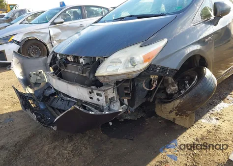 2014 Toyota Prius Two z USA, uszkodzony, nr VIN JTDKN3DU2E1740630